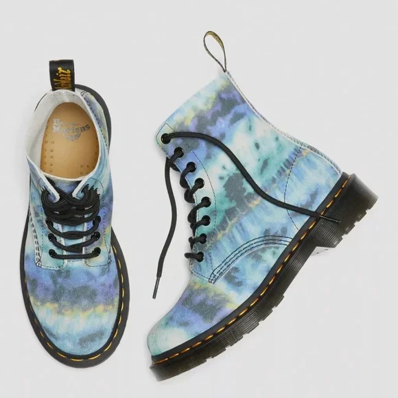 NEW Dr. Martens Boots - Picture 2 of 15